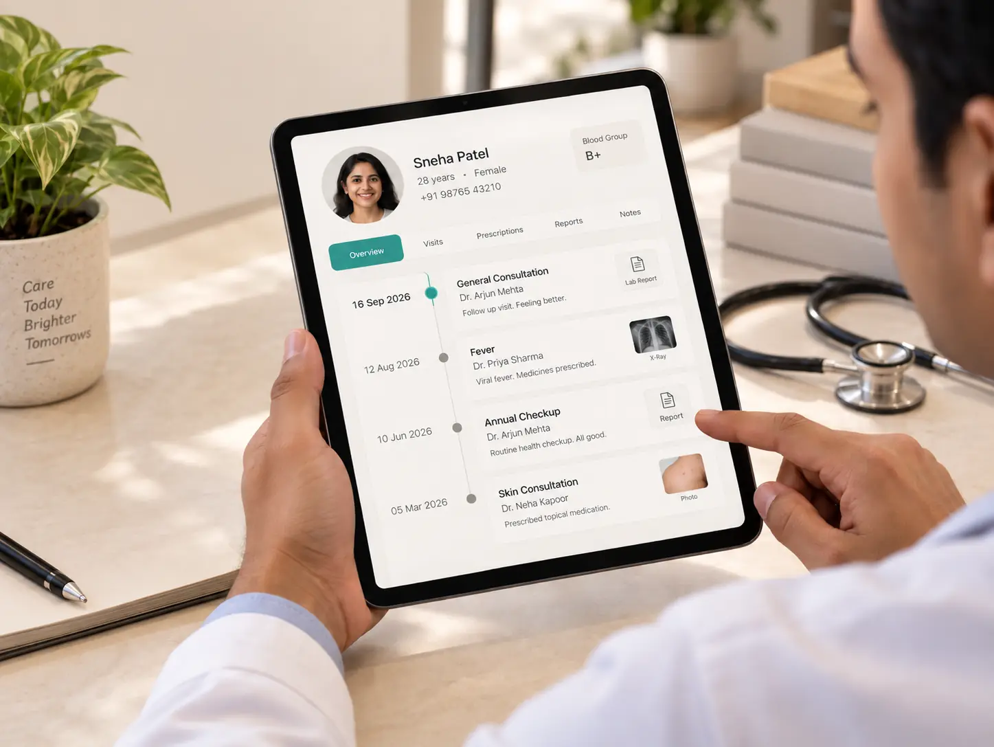 HuClinic digital patient record with medical history